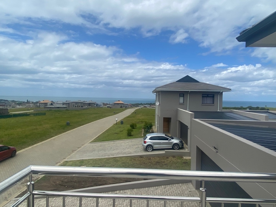4 Bedroom Property for Sale in Kidds Beach Eastern Cape